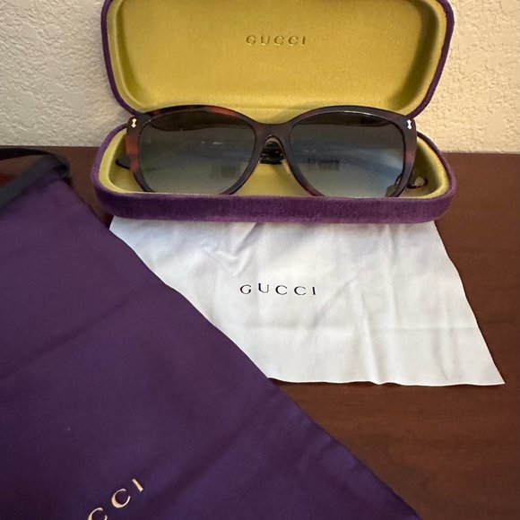 Gucci Sunglasses & Case - Picture 1 of 6